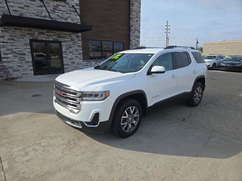 Used 2020 GMC Acadia SLT FWD image 2