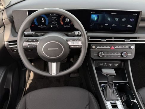 New 2026 Hyundai Tucson SE image 11