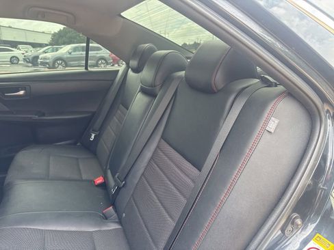 Used 2017 Toyota Camry SE FWD image 10