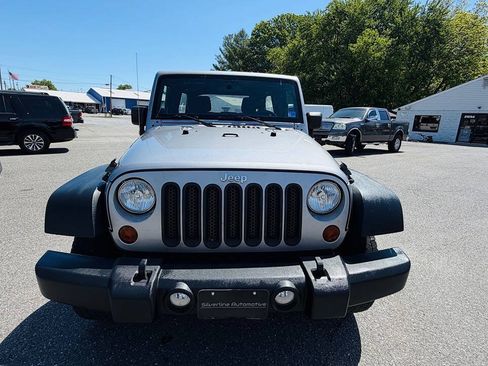 Used 2013 Jeep Wrangler Unlimited Sport w/ Connectivity Group AWD/4WD image 8