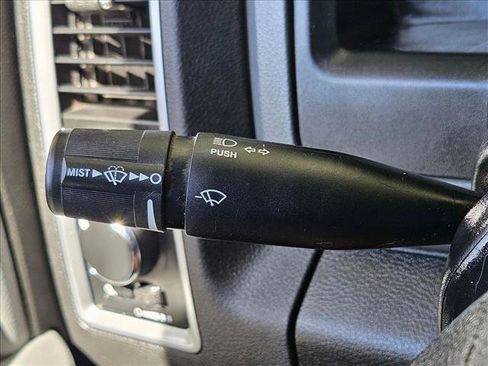 Used 2019 RAM 1500 Classic SLT AWD/4WD image 15