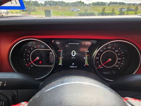 Used 2022 Jeep Gladiator Rubicon AWD/4WD image 9