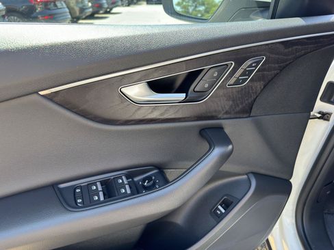 Used 2023 Audi Q8 Premium w/ Convenience Package AWD/4WD image 17