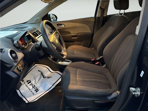 Used 2016 Chevrolet Sonic LT FWD image 11