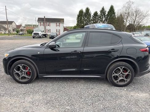 Used 2022 Alfa Romeo Stelvio Ti AWD/4WD image 9