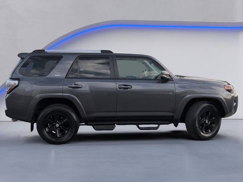 Used 2023 Toyota 4Runner SR5 Premium image 3