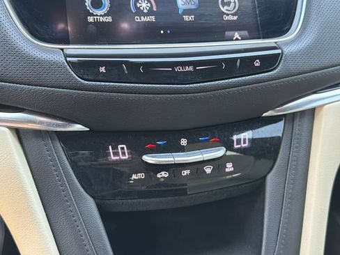 Used 2018 Cadillac XT5 FWD image 33