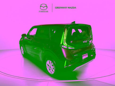 Used 2025 Kia Soul LX FWD image 5