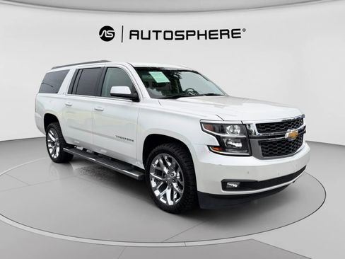 Used 2018 Chevrolet Suburban LT RWD image 12