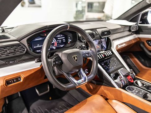 Used 2020 Lamborghini Urus AWD/4WD image 19