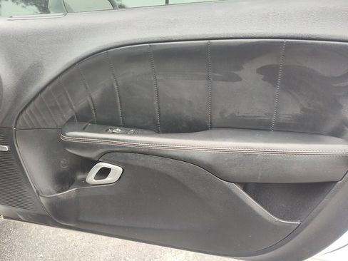 Used 2015 Dodge Challenger R/T Plus image 9