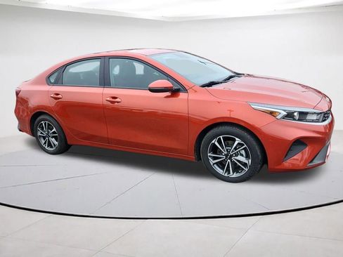 Certified 2022 Kia Forte LXS w/ LXS Technology Package image 1