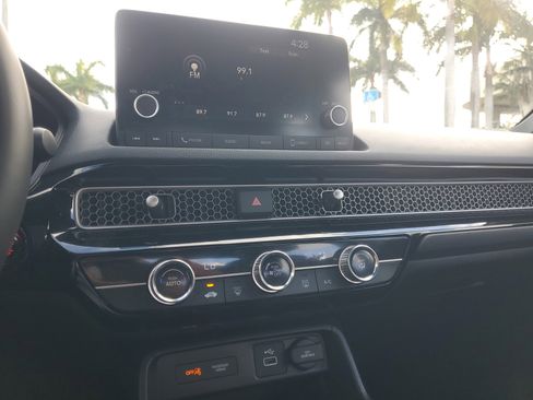 Used 2023 Honda Civic Sport image 28