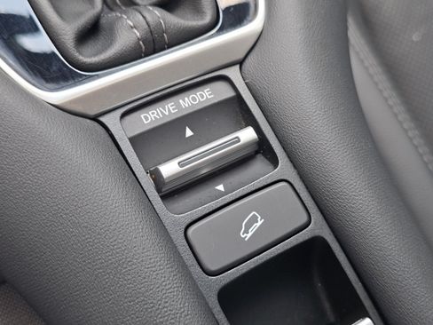 Used 2024 Honda HR-V EX-L image 10