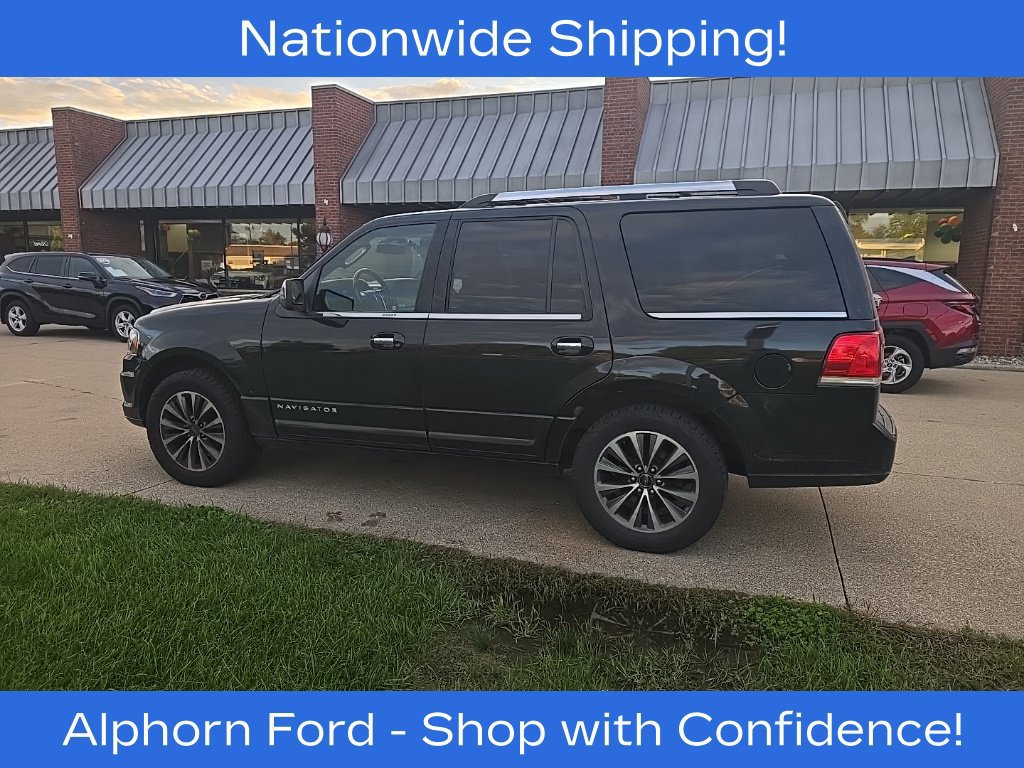 Used 2015 Lincoln Navigator 4WD image 4