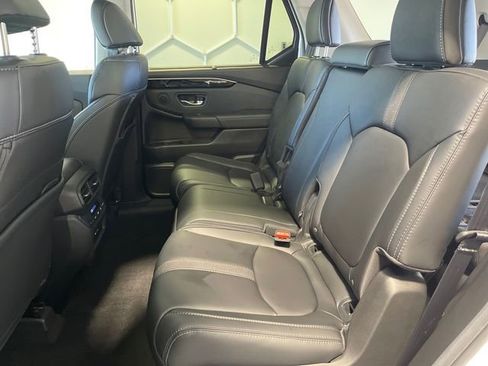 Certified 2025 Honda Pilot Touring image 18