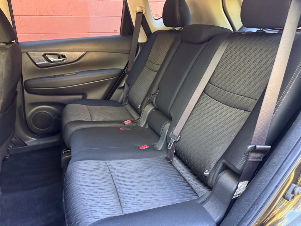 Used 2017 Nissan Rogue SV AWD/4WD image 19