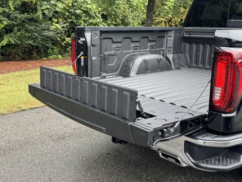 New 2026 GMC Sierra 1500 SLT w/ SLT Premium Plus Package image 11