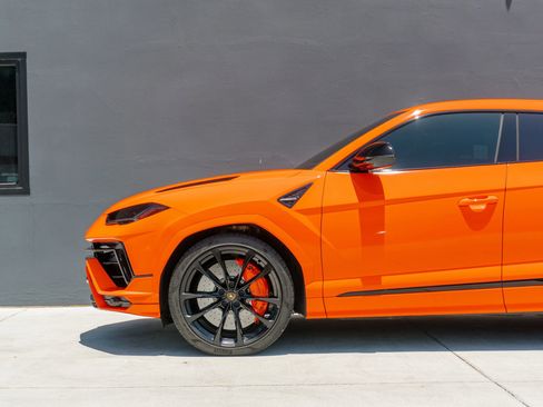 Used 2023 Lamborghini Urus S AWD/4WD image 17