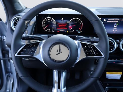 Certified 2025 Mercedes-Benz GLB 250 4MATIC image 31