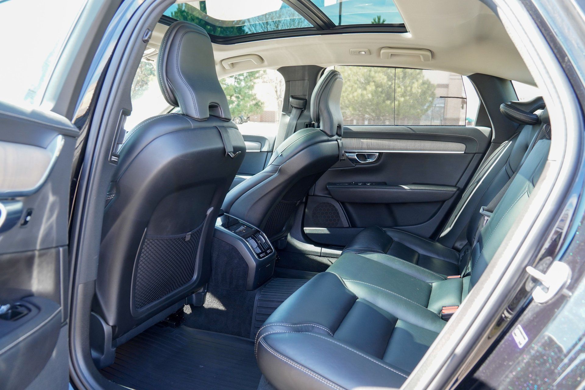 Used 2023 Volvo S90 B6 Ultimate w/ Protection Package Premier AWD/4WD image 14