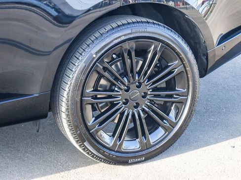 New 2026 Land Rover Range Rover Long Wheelbase SE image 10