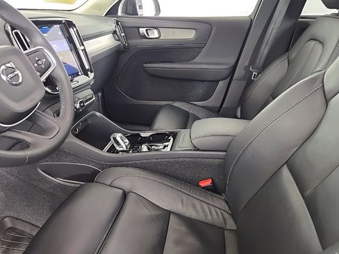 Used 2023 Volvo XC40 B5 Plus w/ Protection Package Premier image 20