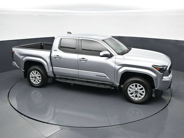 Used 2024 Toyota Tacoma SR5 AWD/4WD image 33