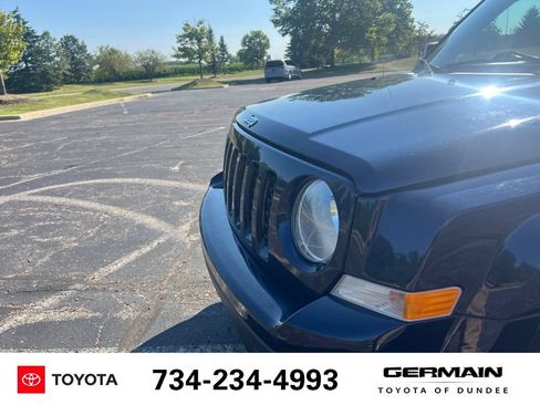 Used 2017 Jeep Patriot Sport w/ Power Value Group FWD image 13