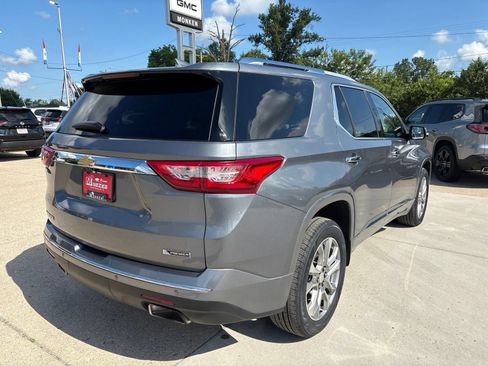 Used 2018 Chevrolet Traverse Premier w/ Driver Confidence II Package FWD image 3