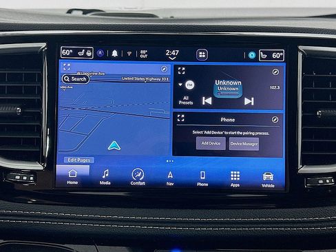 Used 2023 Chrysler Pacifica Limited FWD image 15