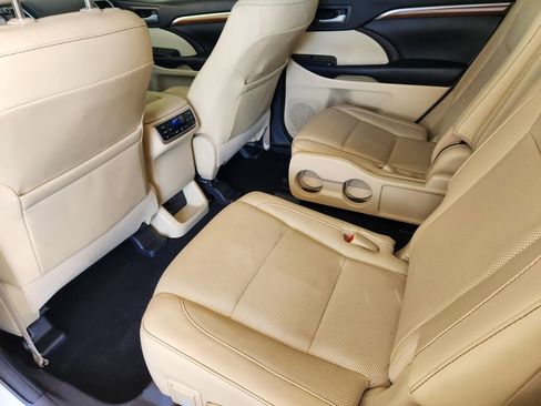 Used 2018 Toyota Highlander Limited Platinum image 29
