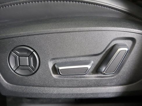 Used 2025 Audi RS 6 performance image 36