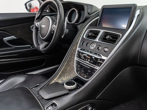 Used 2019 Aston Martin DB11 Volante image 62