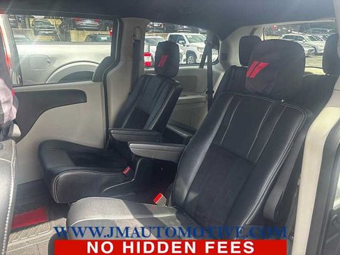 Used 2018 Dodge Grand Caravan SXT FWD image 3