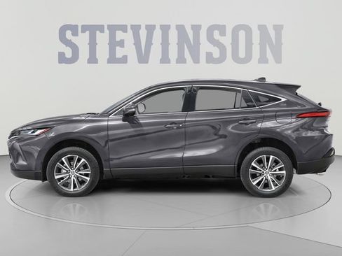 Used 2024 Toyota Venza LE AWD/4WD image 3