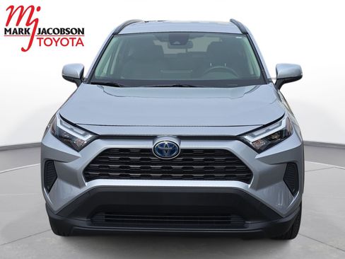 Used 2024 Toyota RAV4 XLE image 3