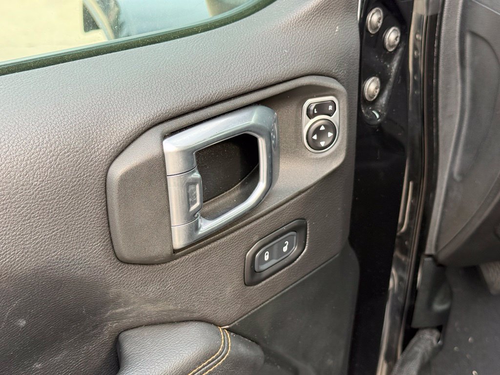 Used 2021 Jeep Wrangler Unlimited Sahara AWD/4WD image 11