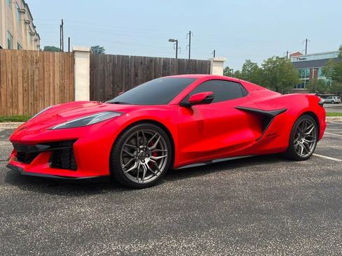 Used 2025 Chevrolet Corvette Z06 w/ Battery Protection Package RWD image 3