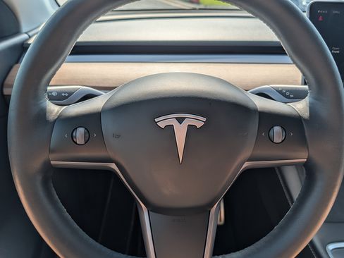 Used 2022 Tesla Model Y Performance AWD/4WD image 25