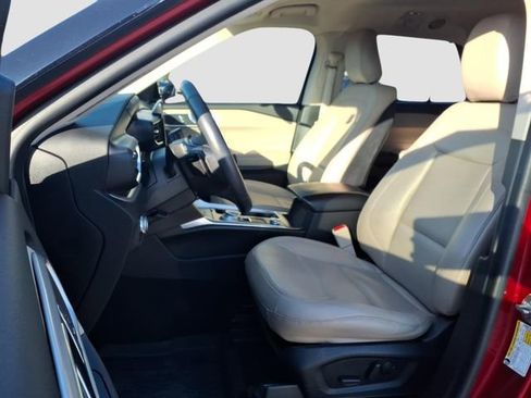 Used 2020 Ford Explorer XLT w/ Equipment Group 202A image 21