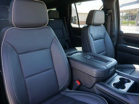 Used 2023 Chevrolet Tahoe Premier AWD/4WD image 39