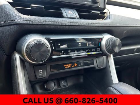 Used 2020 Toyota RAV4 LE FWD image 17