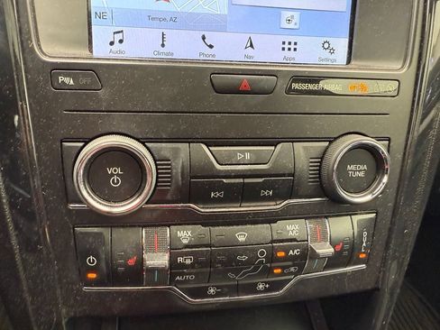 Used 2019 Ford Explorer XLT w/ Equipment Group 202A FWD image 23