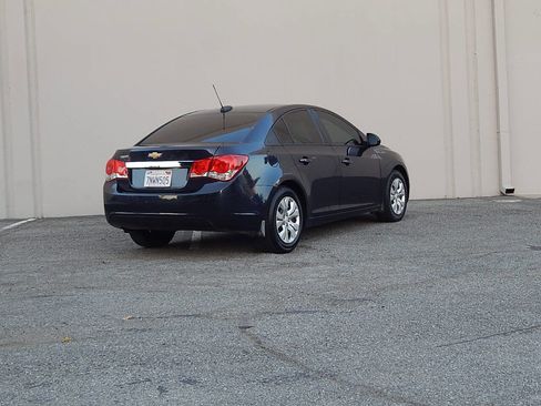 Used 2016 Chevrolet Cruze LS FWD image 3