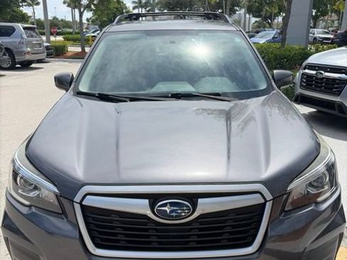 Used 2020 Subaru Forester Premium AWD/4WD image 5