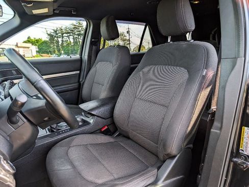 Used 2018 Ford Explorer XLT AWD/4WD image 14