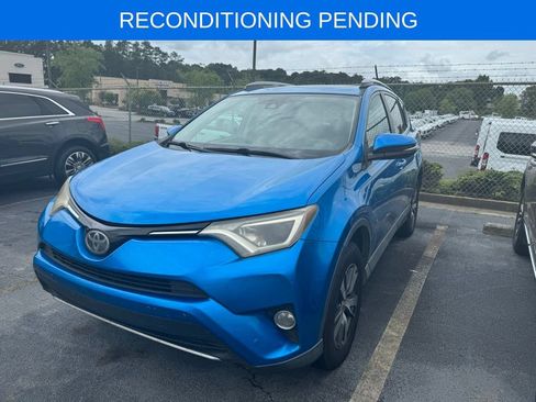 Used 2017 Toyota RAV4 XLE FWD image 3