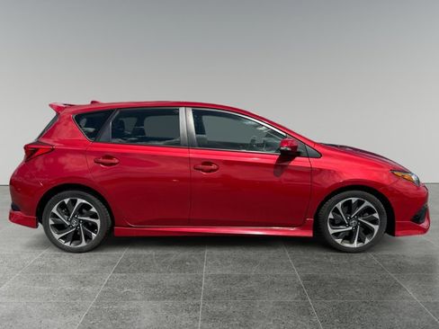 Used 2017 Toyota Corolla iM FWD image 6