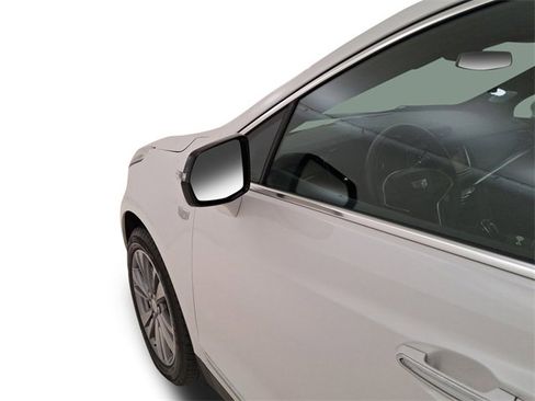 Used 2025 Cadillac XT5 Premium Luxury image 10